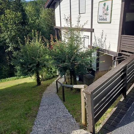 Haus Seidelbast